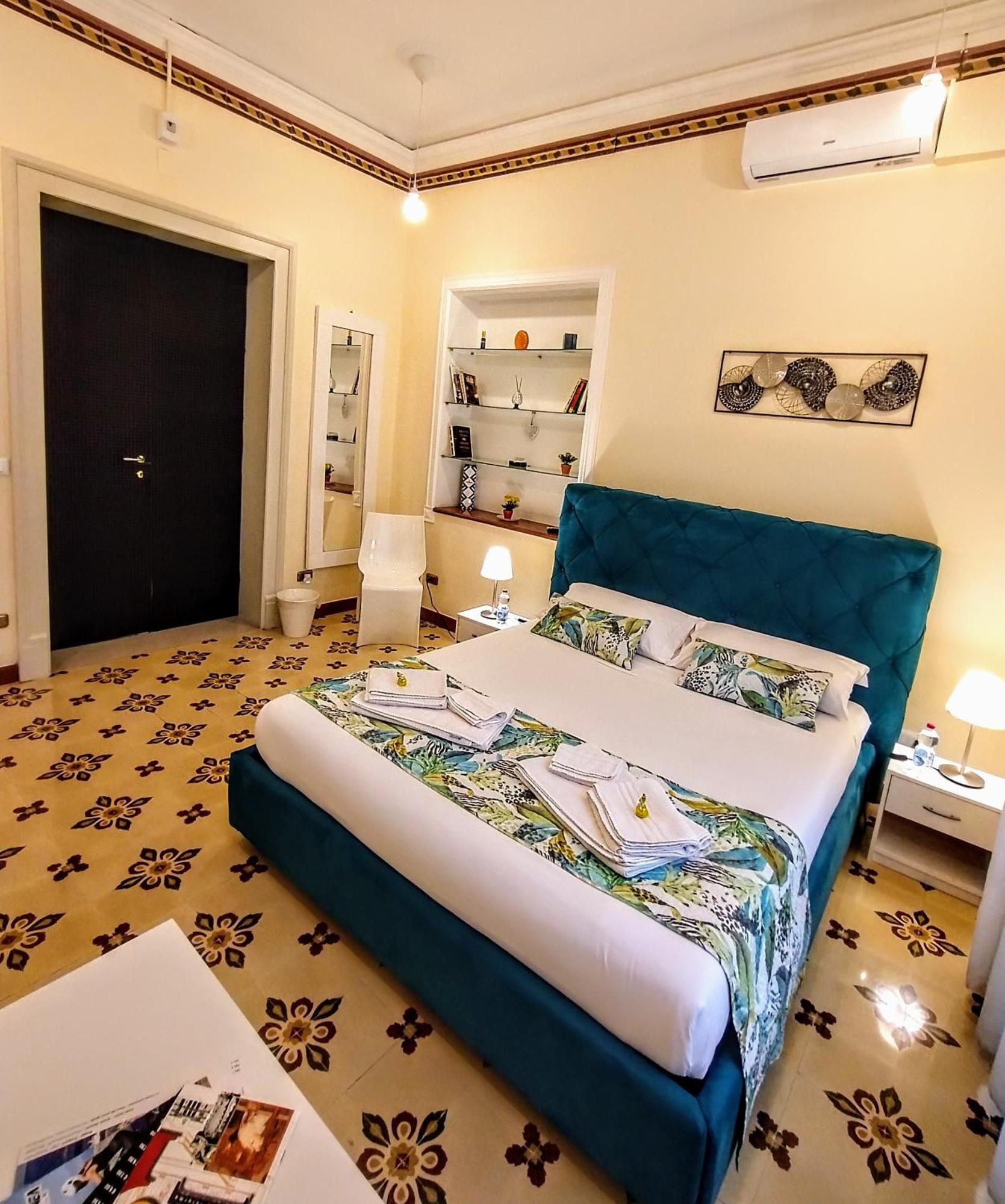 Suleima B&B Messina Centro Eksteriør billede