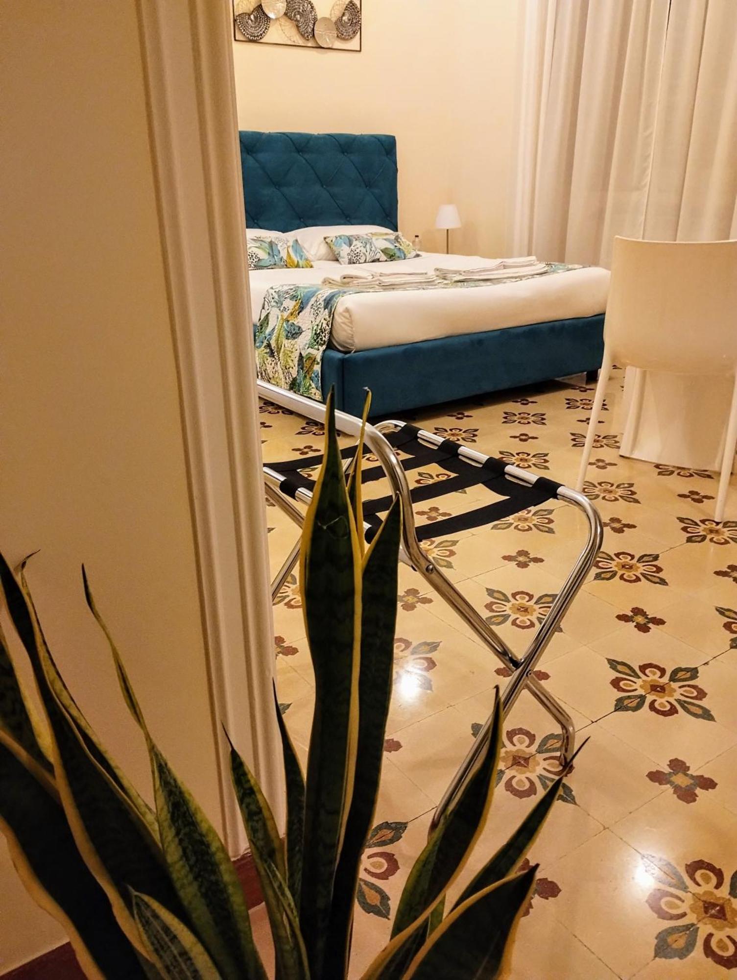 Suleima B&B Messina Centro Eksteriør billede